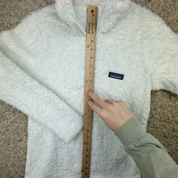Patagonia Women’s White Small Fuzzy Super Soft 1/4 Zip Pullover W Logo Outdoors - Picture 2 of 11